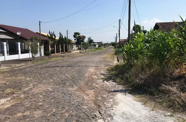 Terreno 637,71m²,  Menino Deus, frente leste