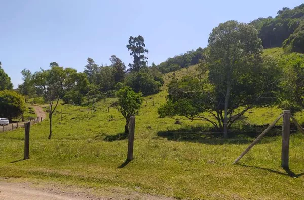Sitio de lazer para venda no Bairro Rio dos Sinos em Caraá