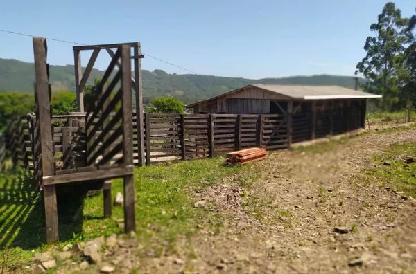 Sitio de lazer para venda no Bairro Rio dos Sinos em Caraá