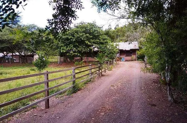 Sitio de lazer para venda no Bairro Centro em Caraá