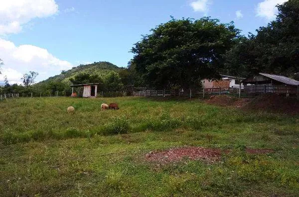Sitio de lazer para venda no Bairro Centro em Caraá