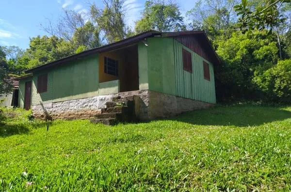 Sitio de lazer para venda no Bairro Centro em Caraá