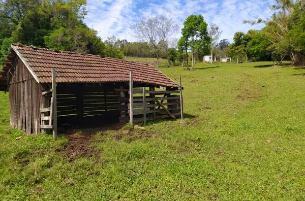 Sitio de lazer para venda no Bairro Centro em Caraá