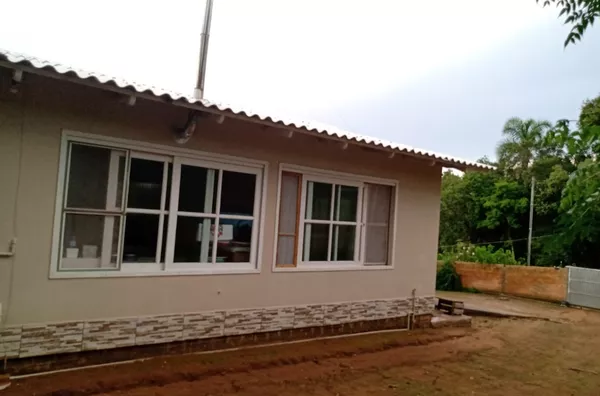 Sítio completo - casa de alvenaria, 150m do asfalto