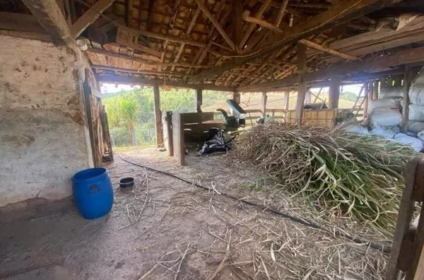 Vendo Fazenda Centenária 44 alqueires em Aurioca, MG