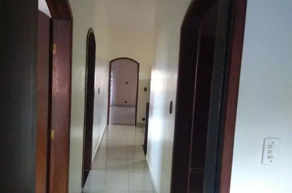 Casa com 5 quartos à venda, 200 m² por R$ 950.000 - Vila Industrial - São José dos Campos/SP