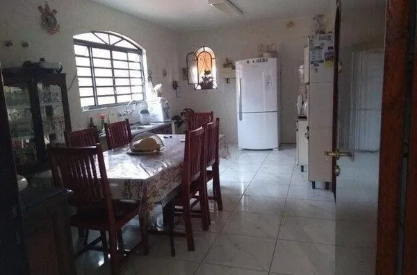 Casa com 5 quartos à venda, 200 m² por R$ 950.000 - Vila Industrial - São José dos Campos/SP