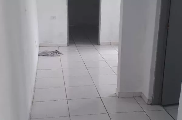 Edícula com 1 dormitório para alugar, 60 m² por R$ 700,00/mês - Vila Industrial - São José dos Campo