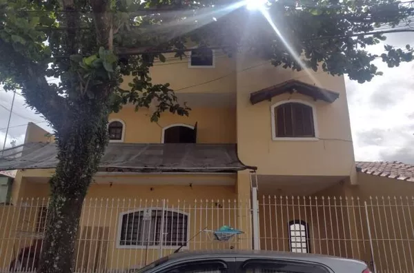 Casa com 8 quartos Jardim Motorama + Edicula