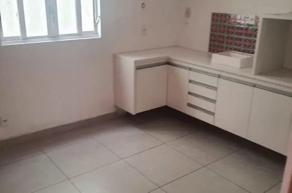 Casa com 1 dormitório para alugar, 203 m² por R$ 5.900,00/mês - Jardim Satélite - São José dos Campo