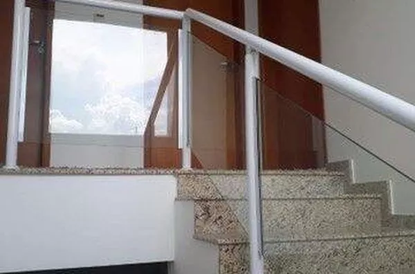 Casa com 4 dormitórios à venda, 210 m² por R$ 1.060.000,00 - Villa Branca - Jacareí/SP