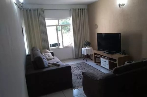 Casa com 3 Quartos à venda, 200m² - Parque Industrial