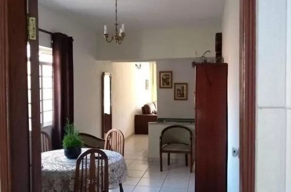 Casa com 3 Quartos à venda, 200m² - Parque Industrial