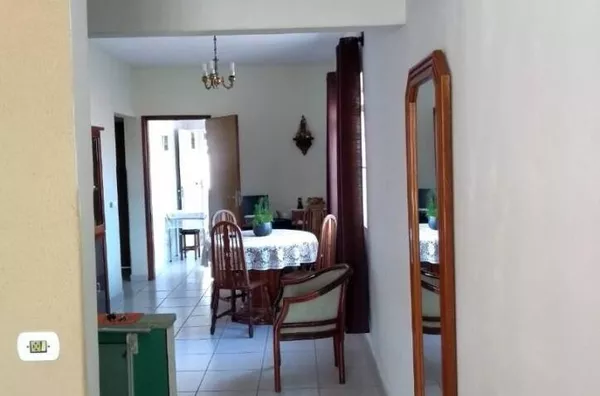 Casa com 3 Quartos à venda, 200m² - Parque Industrial