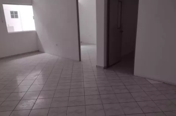 Casa com 2 dormitórios para alugar, 60 m² por R$ 880,00 - Vila Industrial - São José dos Campos/SP