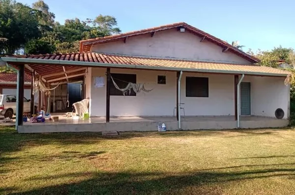 Chacara com 2.000 metros quadrados em Paraibuna