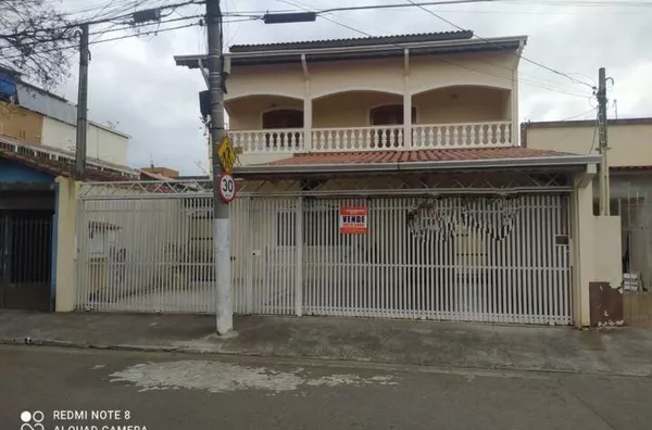 Sobrado com 3 dormitórios à venda, 267 m² por R$ 850.000,00 - Vila Tatetuba - São José dos Campos/SP