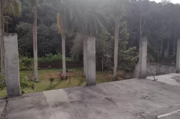 Chácara com 3 dormitórios à venda, 2000 m² por R$ 660.000,00 - Vila São Geraldo - São José dos Campo