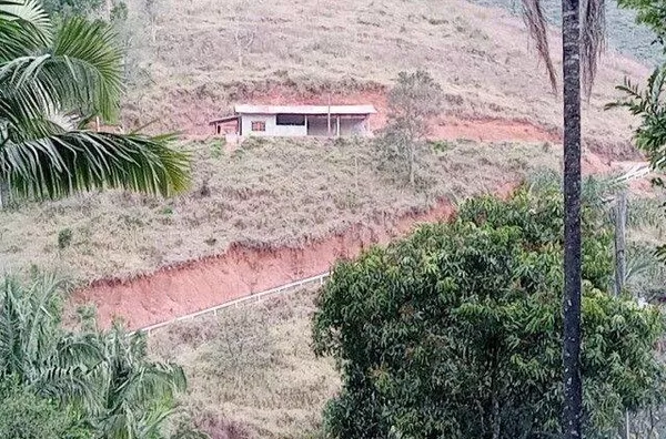 Chácara com 4 dormitórios à venda, 72600 m² por R$ 825.000,00 - Turvo - São José dos Campos/SP