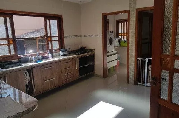 Casa com 4 quartos Ubanova