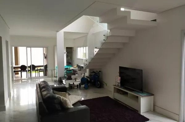 Casa de Condomínio com 4 Quartos à venda, 235m² - Urbanova