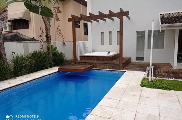 Casa de Condomínio com 3 Quartos à venda, 194m² - Urbanova