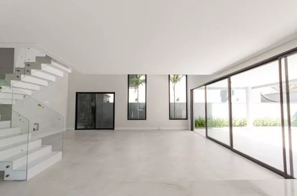 Casa de Condomínio com 5 Quartos à venda, 420m² - Jardim do Golfe