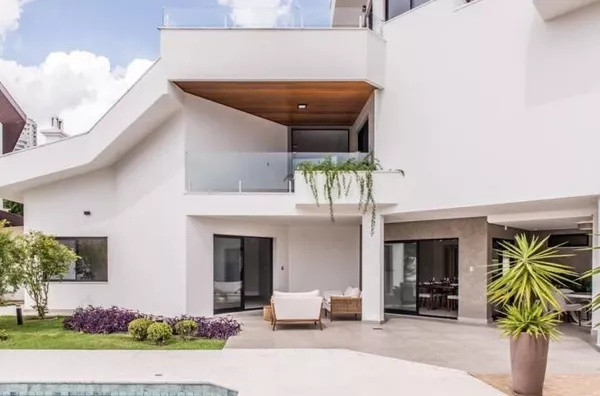 Casa de Condomínio com 4 Quartos à venda, 510m² - Jardim das Colinas