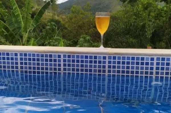Chácara com vista e piscina, no Bairro Agua Soco, Zona Norte