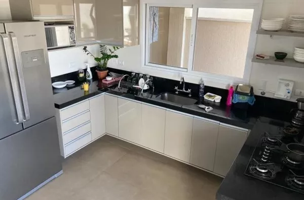 Casa em condomínio com 4 quartos (4 suítes) a venda 250 metros Urbanova