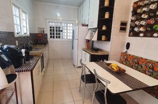 Casa em condomínio com 3 quartos 3 banheiros a venda 250 metros Urbanova