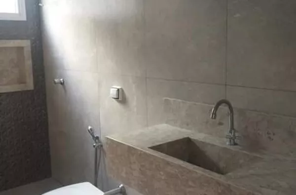 Casa com 03 quartos, 145mts Locação no Bairro do Grama