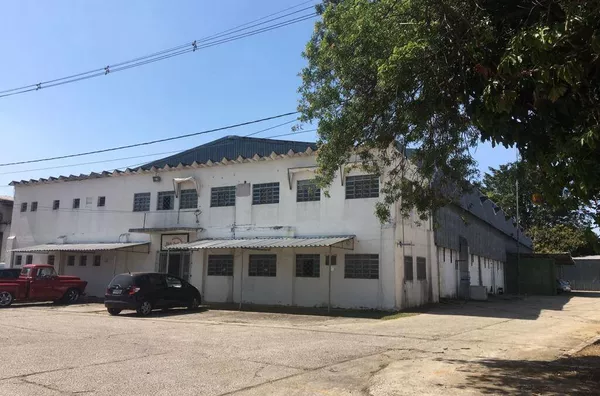 Galpão com 1.938 metros quadrados no Jardim Santa Inês II