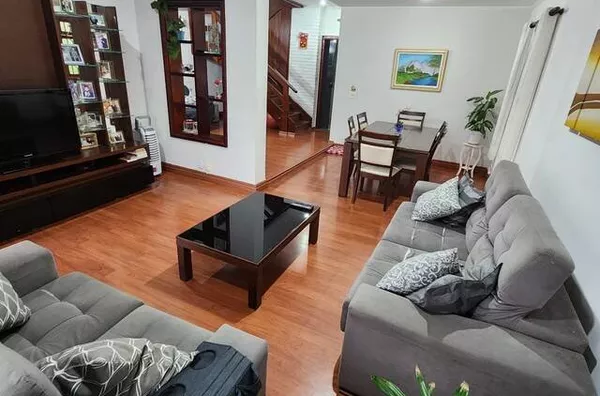 Casa com 04 quartos, 264mts a Venda no Bosque dos Eucaliptos