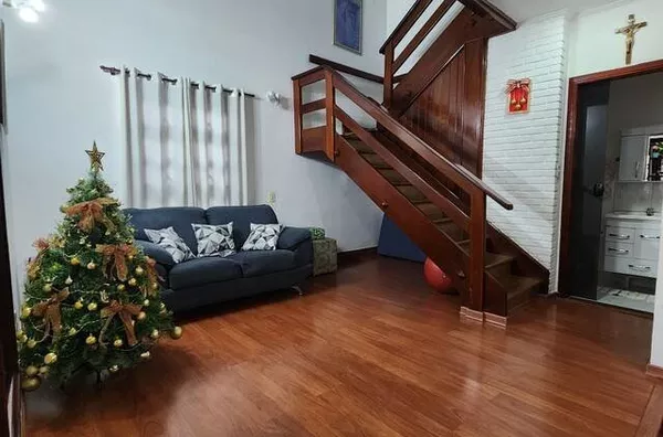 Casa com 04 quartos, 264mts a Venda no Bosque dos Eucaliptos