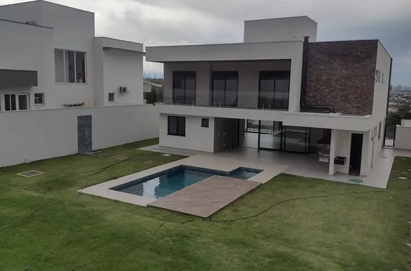 Casa em condomínio com 4 Quartos 6 Banheiros a Venda Urbanova