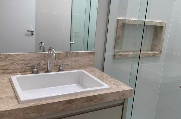 Casa de Condomínio com 4 Quartos e 6 banheiros à Venda, 257 m² Urbanova