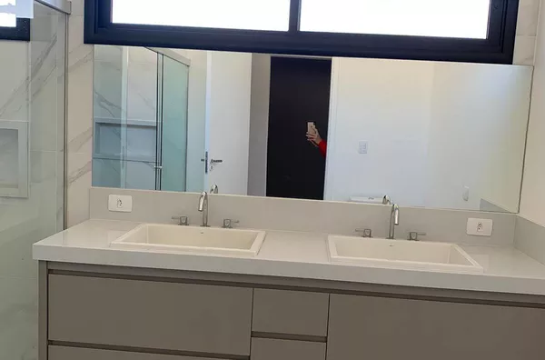 Casa de Condomínio com 4 Quartos e 6 banheiros à Venda, 257 m² Urbanova