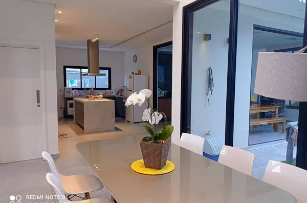 Casa com 4 quartos  - Condomínio Alphaville II - B.Urbanova