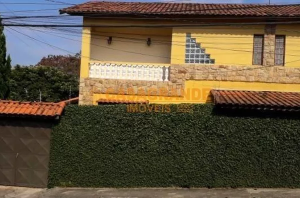 Casa com 04 quartos à venda, 175 m² - Vila Tatetuba - São José dos Campo
