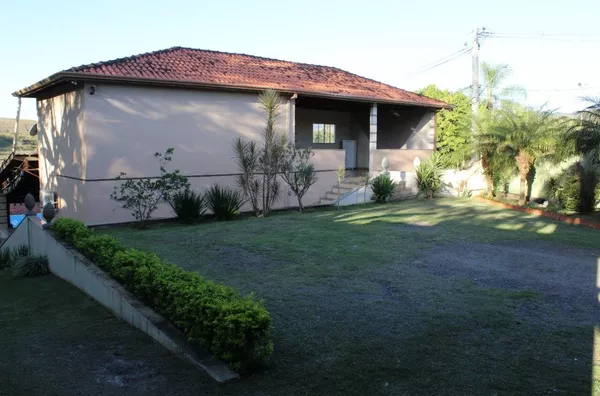 Chácara com 3.200 metros quadrados no Bom Retiro