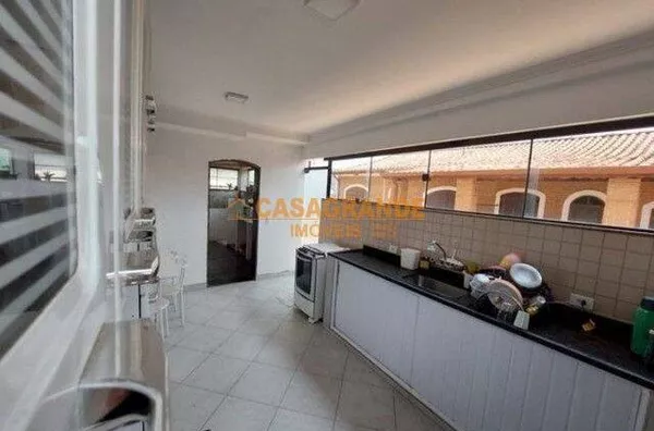 Casa com 4 Quartos, Portal da Serra , Urbanova