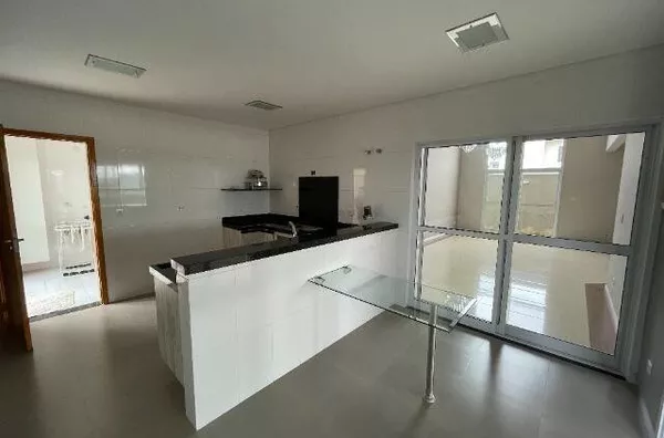 Casa com 4 quartos - 338 m² - Condomínio Residencial Jaguary -Urbanova