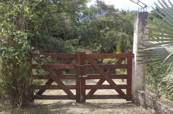 Vendo ou alugo chácara no Freitas