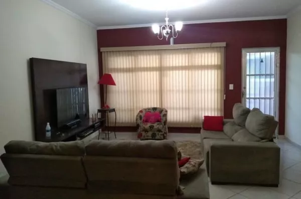 Casa com 4 quartos à venda, 270 m² por R$ 790.000 - Cidade Jardim - Jacareí/SP