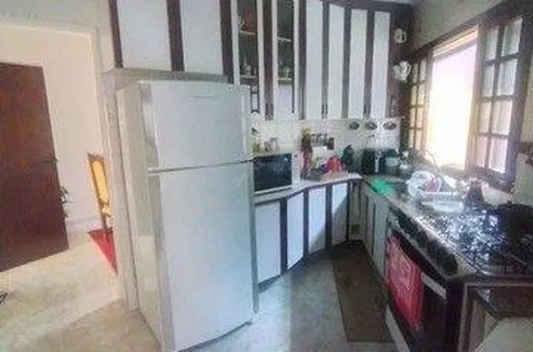 Casa com 3 dormitórios à venda, 200 m² por R$ 740.000,00 - Vila Industrial - São José dos Campos/SP