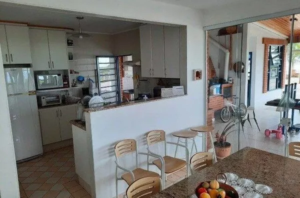 Vendo Chácara com 3 dormitórios à venda, 9120 m² por R$ 1.320.000 - Freitas - São José dos Campos/SP