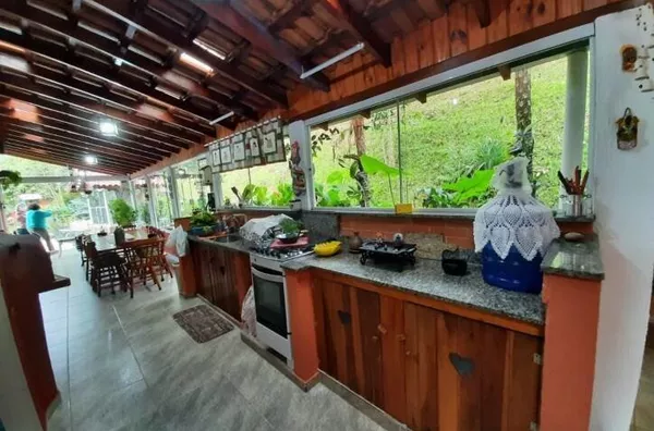 Chácara com 05 quartos à venda, 1500 m² por R$ 1.200.000 - Vila Dirce - São José dos Campos/SP