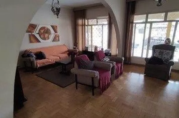 Casa com 4 dormitórios à venda, 260 m² - Vila Industrial - São José dos Campos/SP