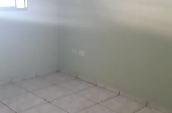 Sobrado com 3 dormitórios para alugar, 120 m² por R$ 1.200,00/mês - Residencial Armando Moreira Righ